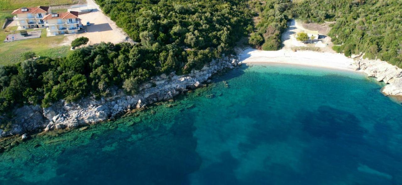 Beachfront Houses Pogonia Екстер'єр фото
